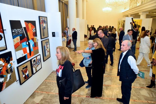 افتتاح الدورة الرابعة من معرض الفنّ العربي في بيروت: مشاركة واسعة وندوات ثقافية نوعية وتكريم لمسيرة فنية رائدة (خبر + 6 صور)